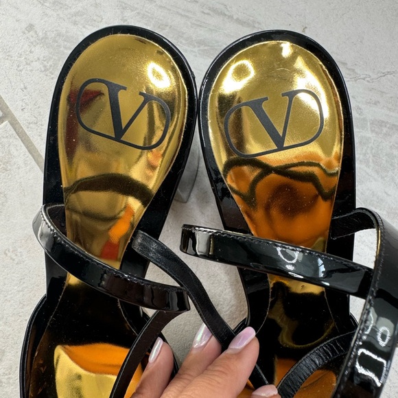 NWOT Valentino Garavani Women's One Stud 90mm Patent-Leather Pumps - Picture 11 of 14